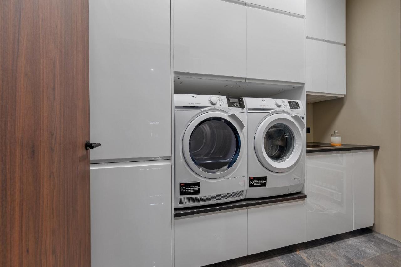 Bay View Apartments Gardur Bagian luar foto