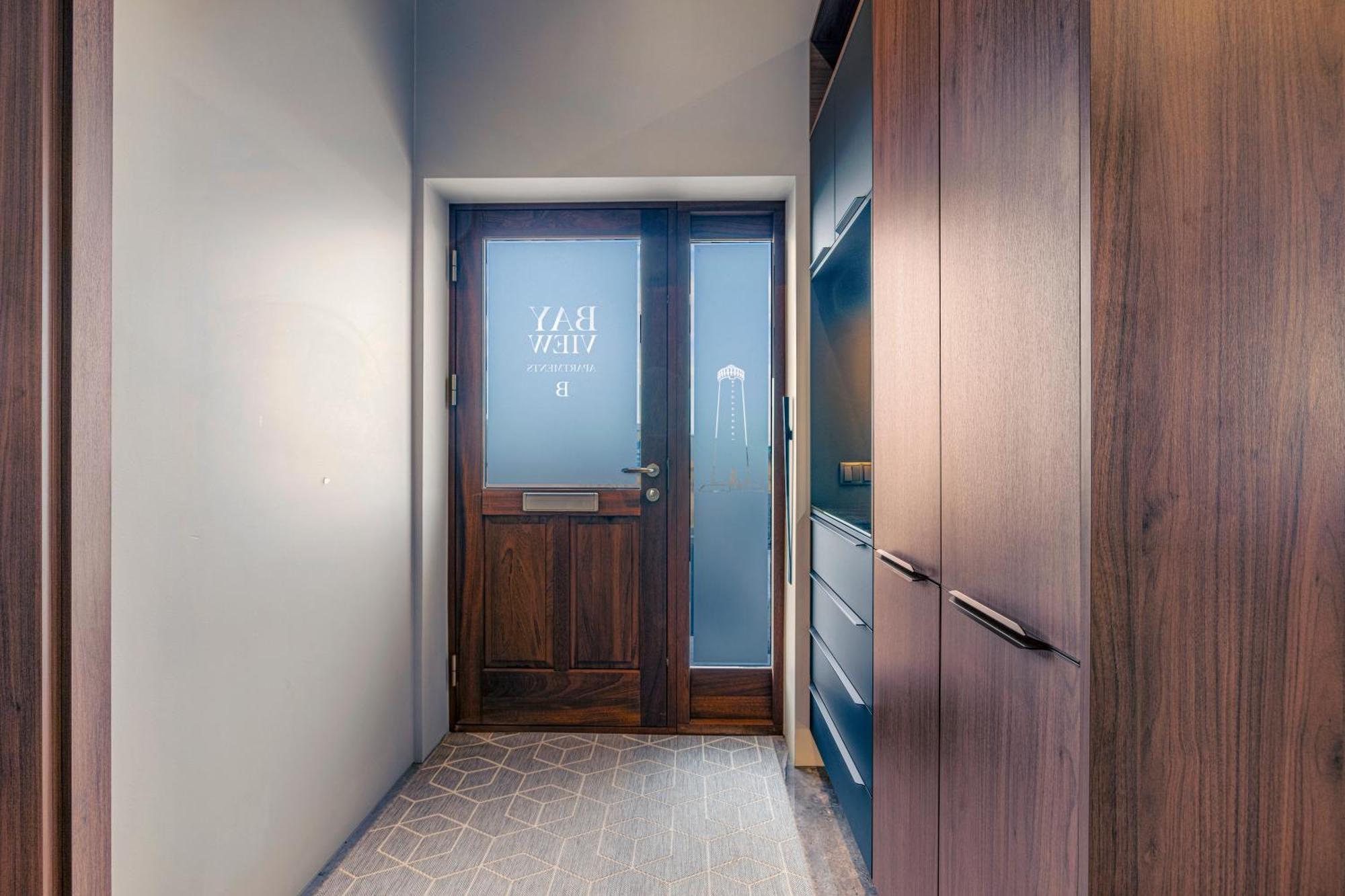 Bay View Apartments Gardur Bagian luar foto