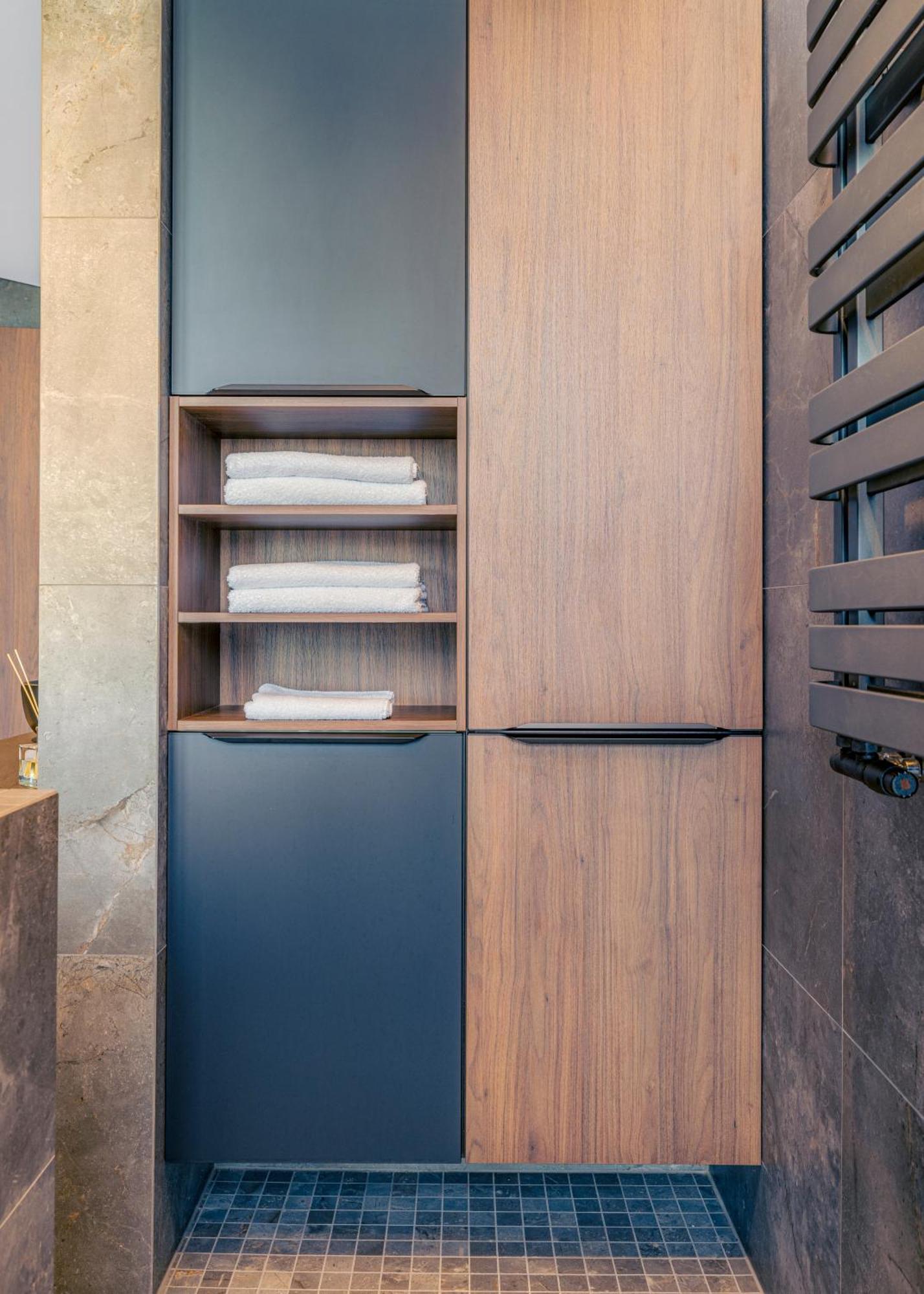 Bay View Apartments Gardur Bagian luar foto