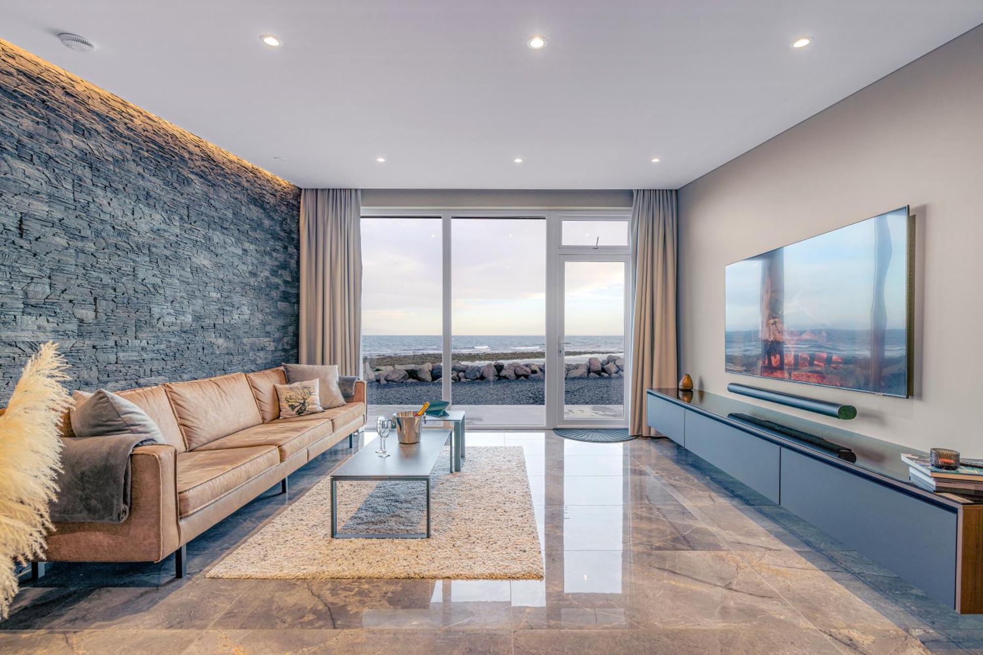 Bay View Apartments Gardur Bagian luar foto