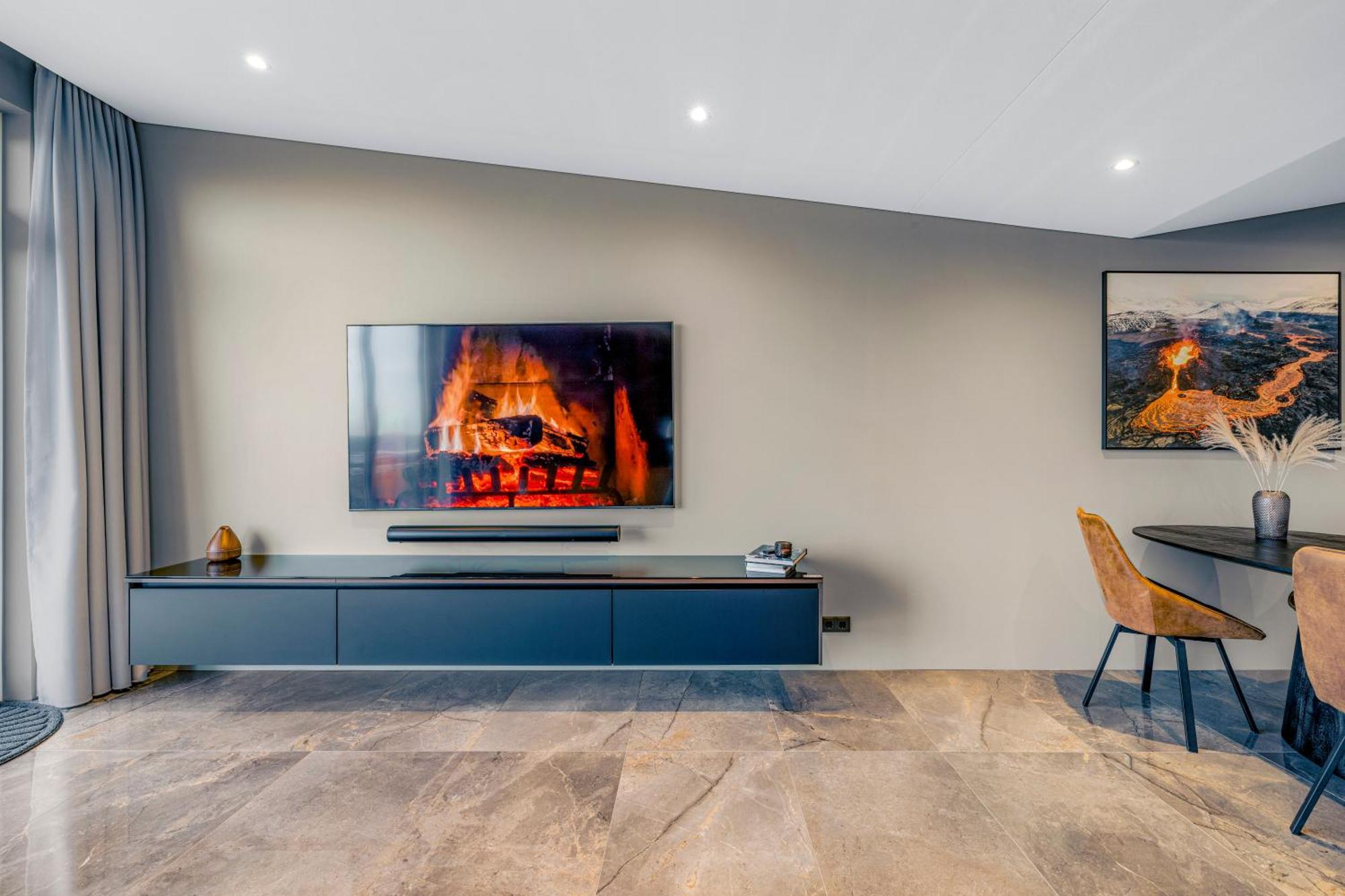 Bay View Apartments Gardur Bagian luar foto