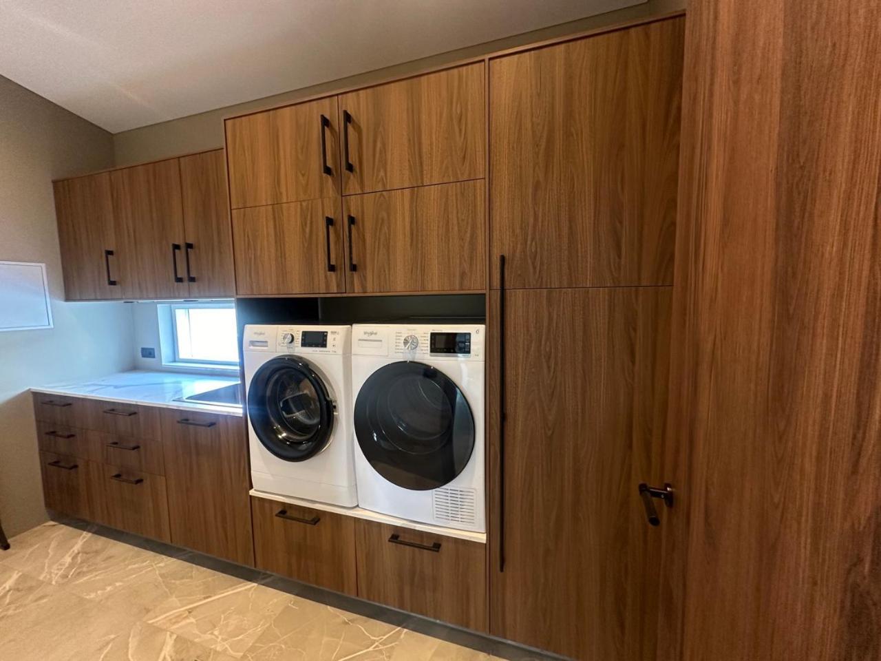 Bay View Apartments Gardur Bagian luar foto