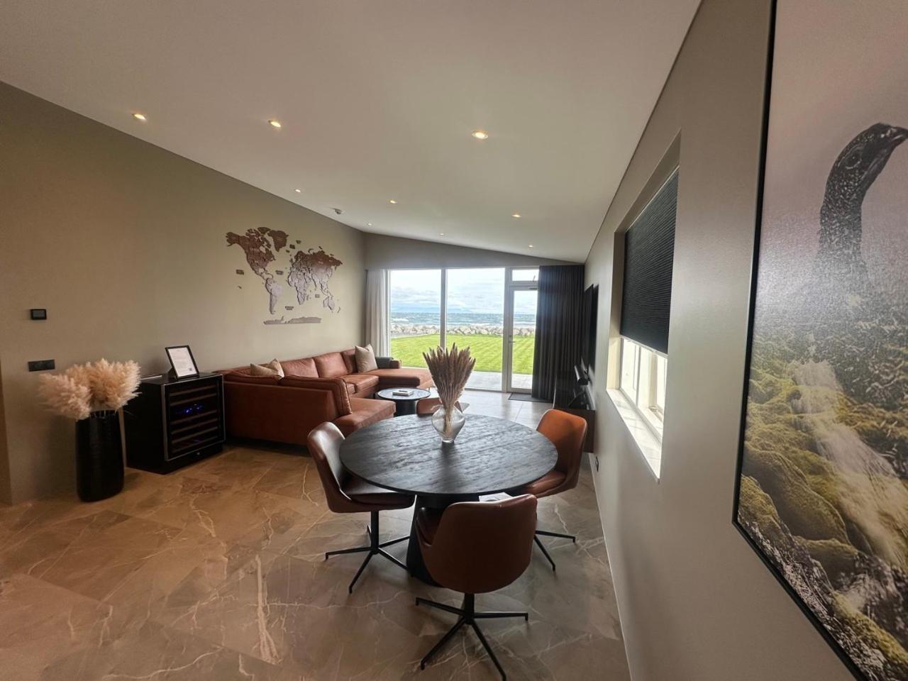 Bay View Apartments Gardur Bagian luar foto