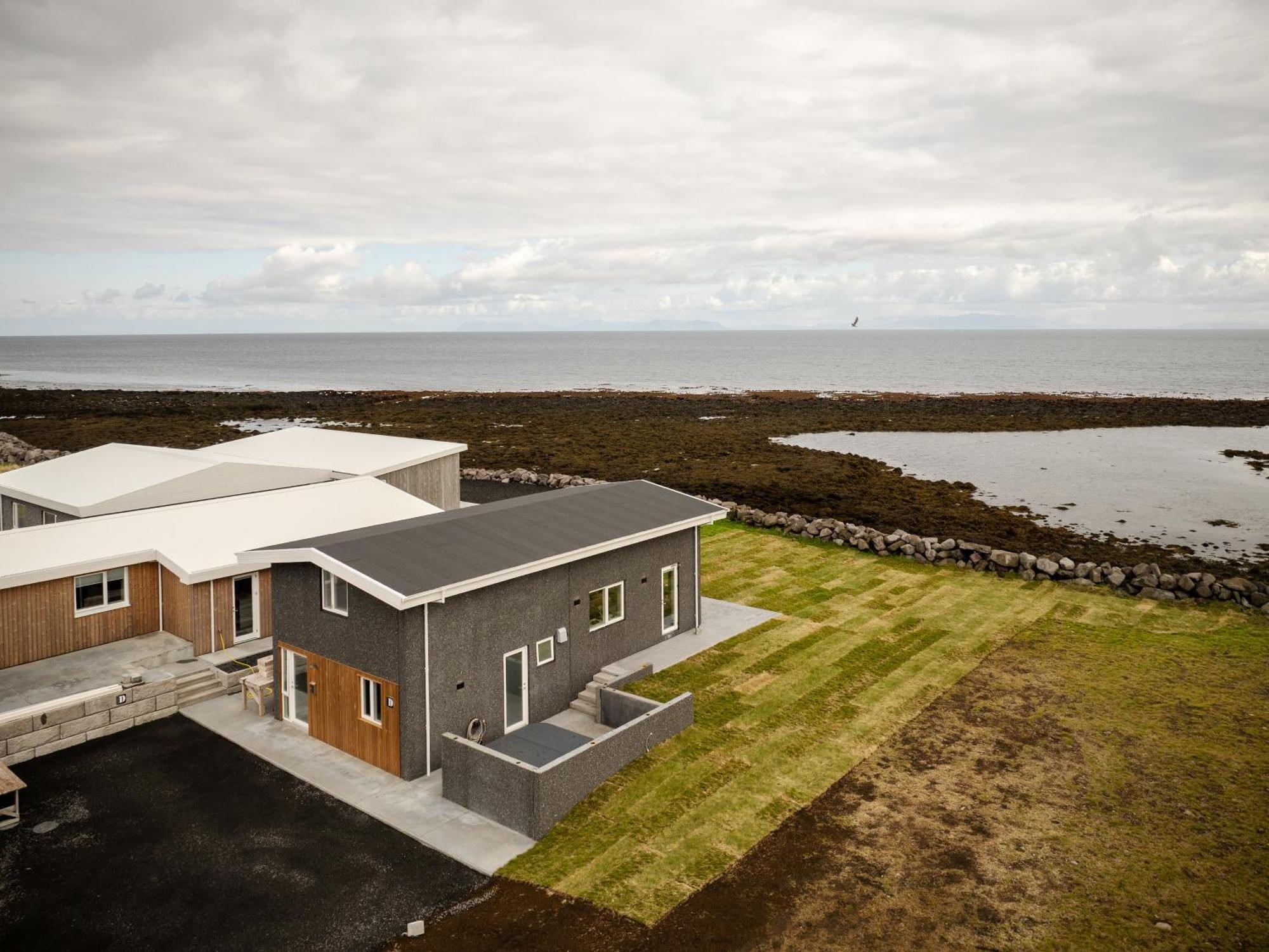 Bay View Apartments Gardur Bagian luar foto