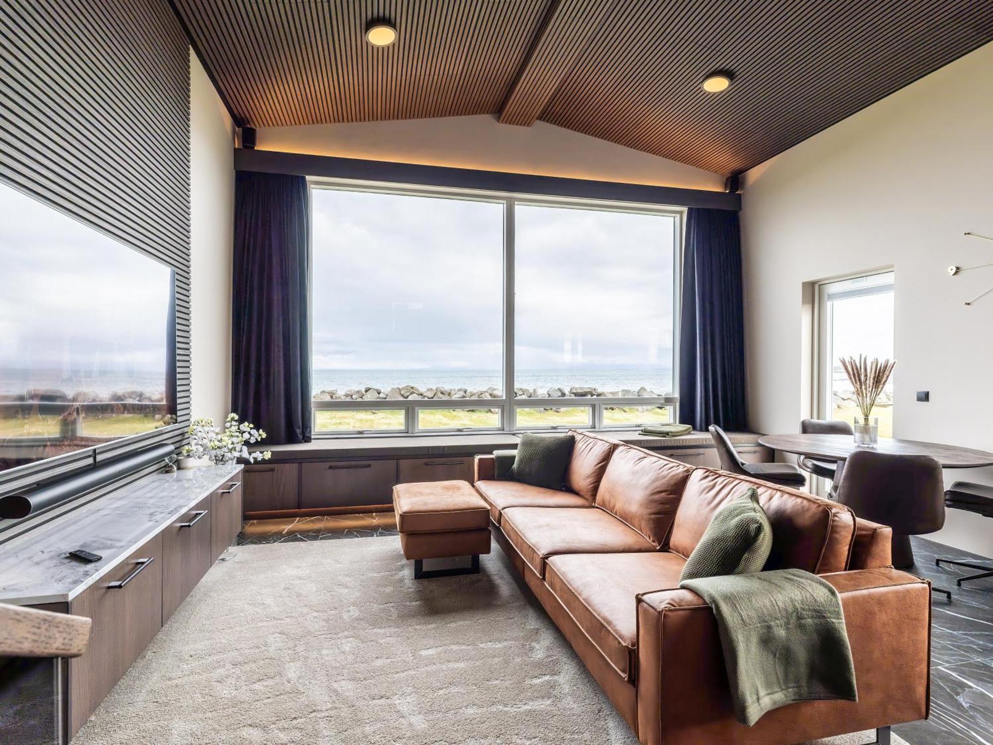 Bay View Apartments Gardur Bagian luar foto