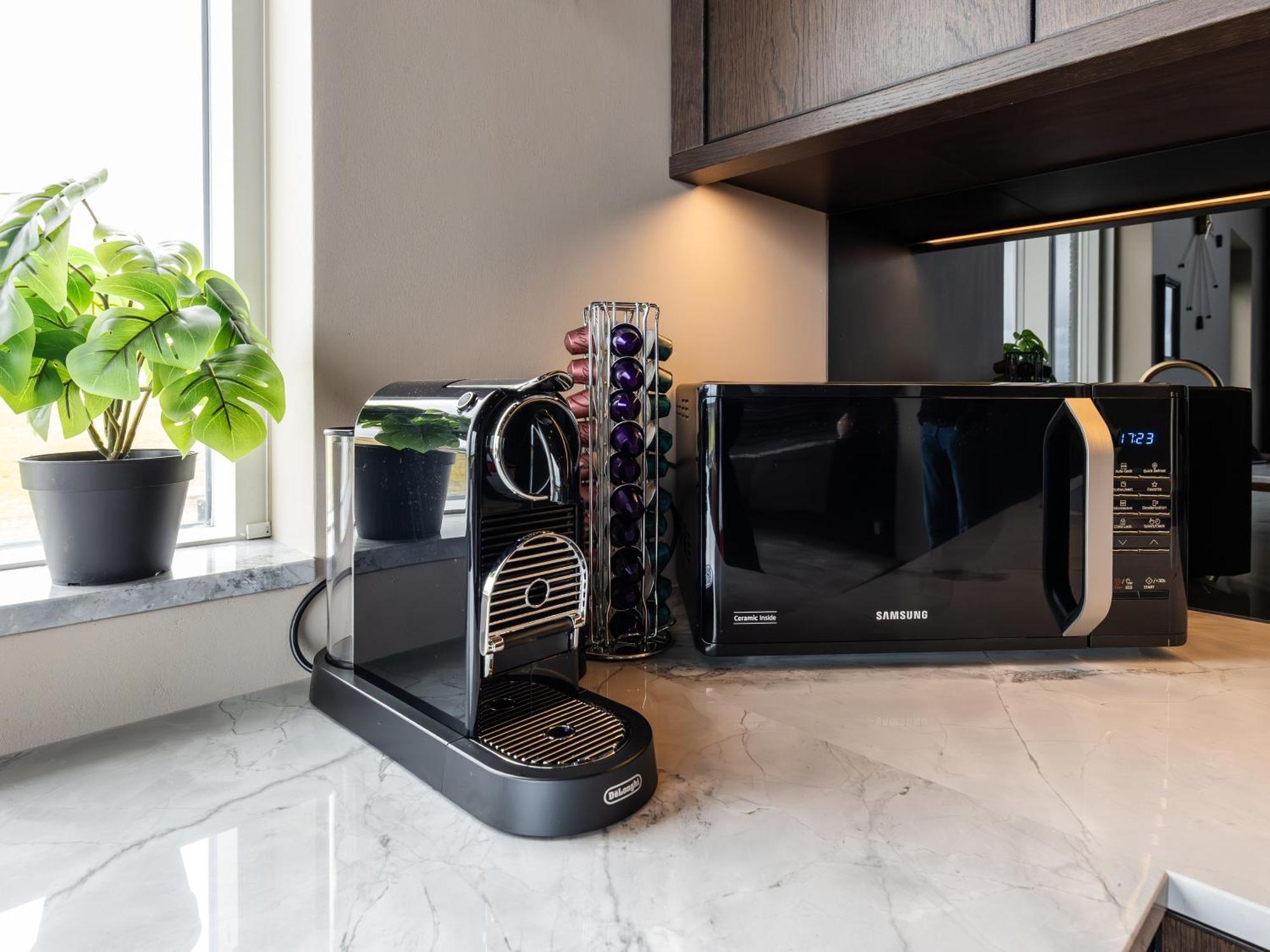 Bay View Apartments Gardur Bagian luar foto